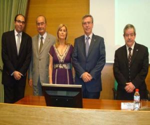 Juan Manuel Pascual inaugura un ciclo de conferencias de Antiguos Alumnos de la UMA, presentado por Andrés García Maldonado