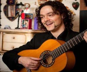 Diego Guerrero, ganador del Festival de Alhama 2010: «En España viven del negocio de la música muchos más 'parásitos' que músicos»