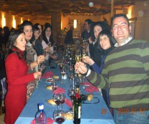 La cena de la generación del 78 reunió a medio centenar de…  ¿jóvenes?…  sí, sí, jovencísimos