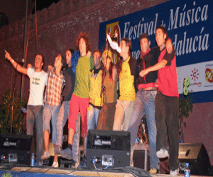 Folkia gana en  la modalidad pop del Festival el 4 de agosto 2005