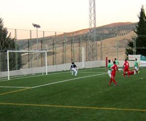 La UD Alhameña perdona y no consigue sumar ante el Abes