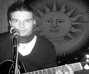 El cantante gallego Dany Moré actuará en directo este sábado en Romany "Por amor al arte"