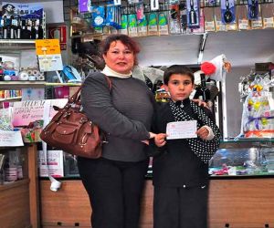  Y casi un mes después, apareció la ganadora del cajón de carnaval