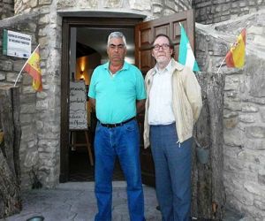 El presidente de la Federación Andaluza de Montañismo, Julio Perea, en apoyo al club senderismo Navachica