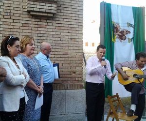 La delegada del Gobierno insta a los Ayuntamientos de la provincia para que retiren los elementos preconstitucionales