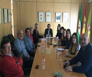 El presidente de la Diputación se reúne con los representantes de la plataforma de la carretera 402