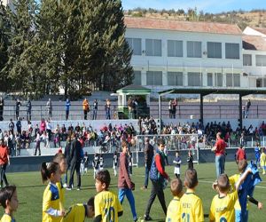 Los peques de la UD Alhameña también compiten en una jornada de sol, fútbol y buen ambiente contra Huétor Tájar