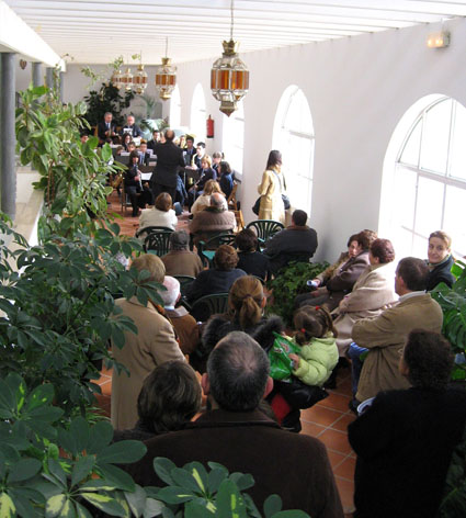  La banda municipal de música cerró con un concierto en la galería del ayuntamiento los actos de este día 