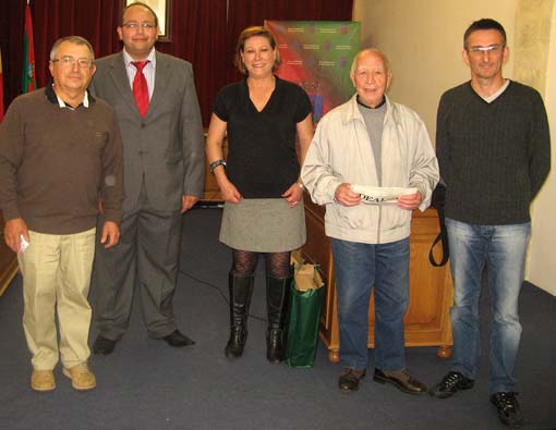  Henry Gachassin, presidente de la Harmonie Bagnères, Ángel Muñoz, concejal de Cultura, Marisa Solana, presidenta de ALHERBA, Alfonso Olivares, presidente de honor, y Didier Medaillo, director de la banda francesa 