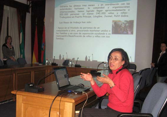  Martha Rivera, expuso la historia y proyectos de Save The Children 