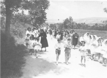 Procesión de Comuniones en La Resinera Procesión de Comuniones en La Resinera