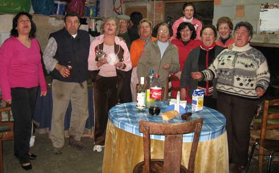  Y... si hace frío en la calle, nos metemos en la cochera 