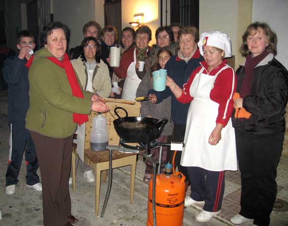  La Calle Anche, toda una reunión de vecinos y fiesta 