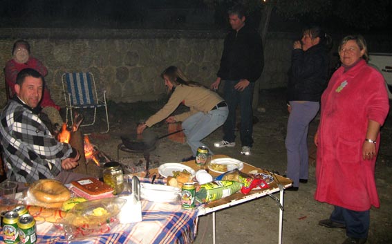  Más vecinos del San Diego  participando de la noche 