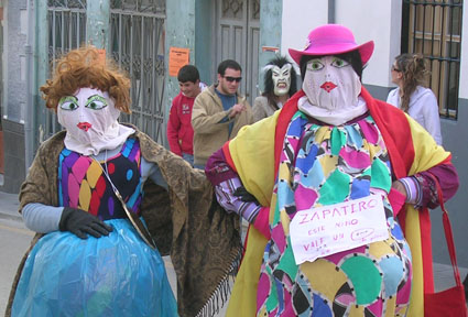 Mascaras en una situacion embarazosa