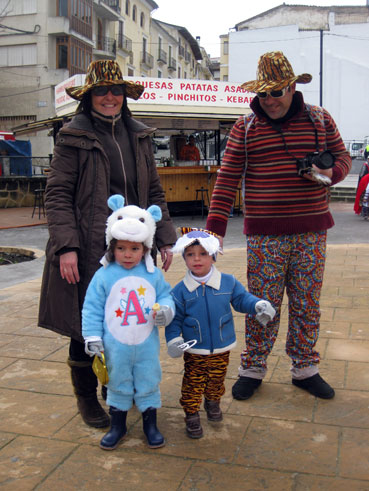 Manolo Naveros, concejal de Medio Ambiente, and family