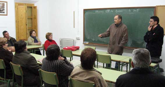  Reunión en el Centro de Adultos de Alhama el martes 27 de enero de 2009 