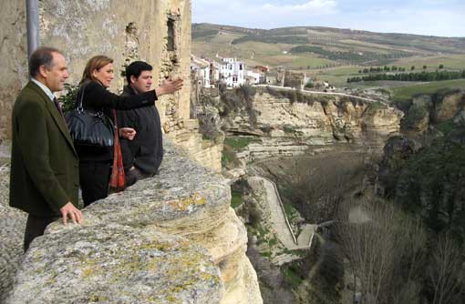 Poco tiempo para visitar el entorno Poco tiempo para visitar el entorno