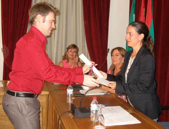  Juan García López recoge el segundo premio de poesía 