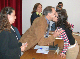 Natalia es felicitada por el alcalde de Alhama Natalia es felicitada por el alcalde de Alhama