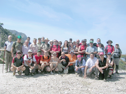 Grupo que estrenó la ruta de los resineros, en el mirador de los Moriscos