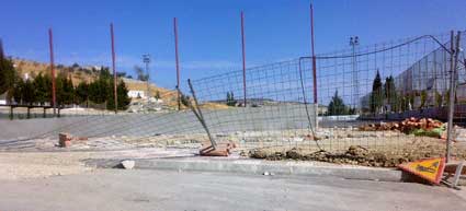  Después de estar paradas las obras se han reanudado esta semana, pero aún queda mucho por hacer 