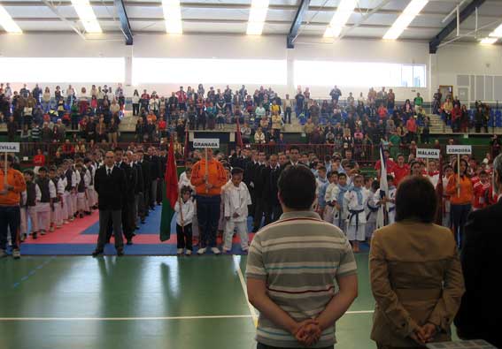  Durante la interpretación del himno de Andalucía 