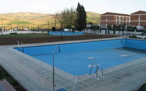  Obras de la piscina municipal 