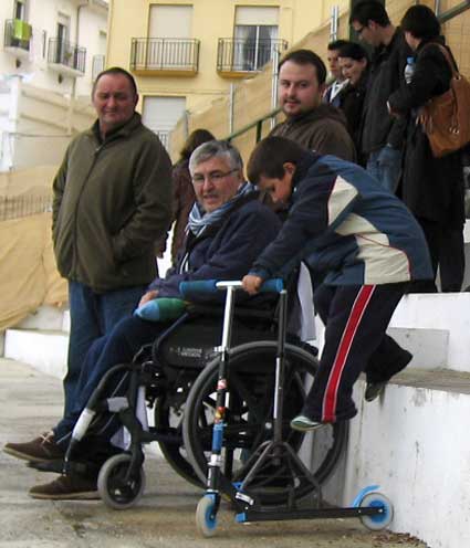  Nos alegró ver en el partido a Antonio Ramos con su familia, que poco a poco se va recuperando 