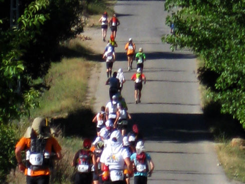 Los corredores tras la salida desde Játar