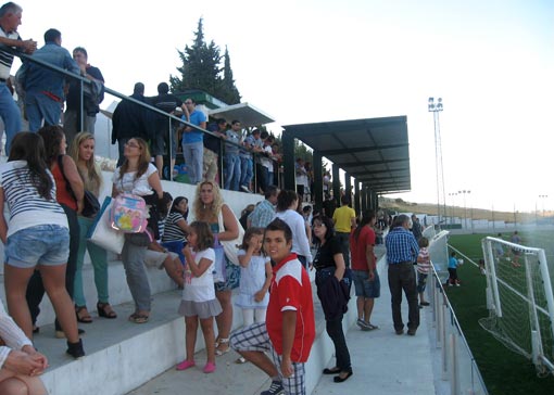 El ambiente en el municipal de la Joya El ambiente en el municipal de la Joya
