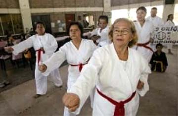 Las artes marciales también son una buena alternativa Las artes marciales también son una buena alternativa