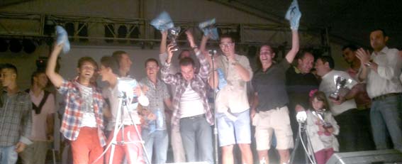 La entrega de trofeos, un rato de alegría para compartir con todos La entrega de trofeos, un rato de alegría para compartir con todos