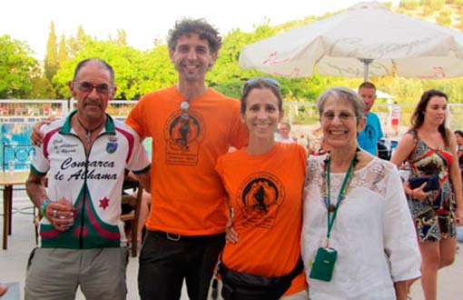 Los organizadores de la prueba: Paul, Eric, Michelle y Barbara en el  Rte-piscina El Pato Loco 