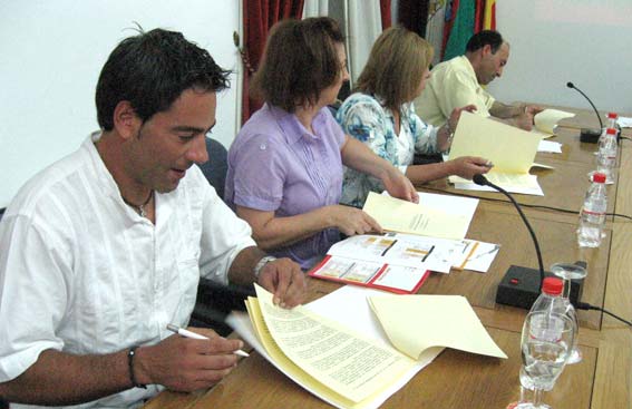 Fiman los convenios; ACECAT, Banda Municipal, Asociación de Mujeres y Asociación de Ganaderos Fiman los convenios; ACECAT, Banda Municipal, Asociación de Mujeres y Asociación de Ganaderos