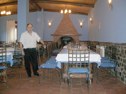 Juan Miranda en el nuevo salon comedor inaugurado en 2006
