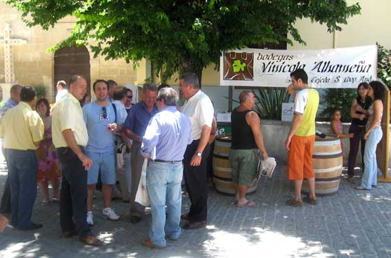  El vino de la tierra también tuvo su espacio promocional 