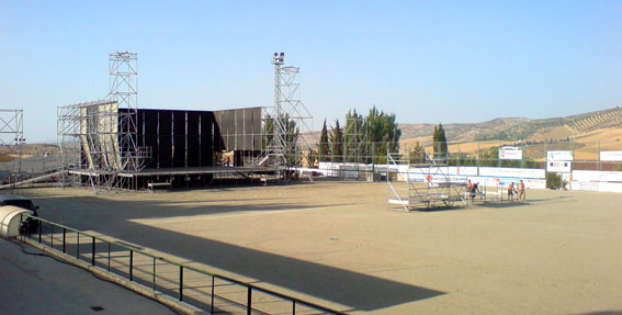 Montaje del escenario 43º Festival Montaje del escenario 43º Festival