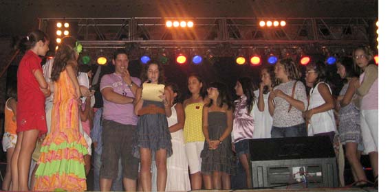 Los propios monitores quedaron sorprendidos por el detall de los niños hacia ellos Los propios monitores quedaron sorprendidos por el detall de los niños hacia ellos