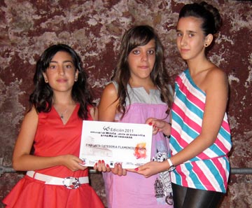 Las ganadoras de esta edición, (de dcha a izq.) Ganadora María del Mar Ruiz, segunda; Estrella Díaz, y tercera Lucía Ortiz