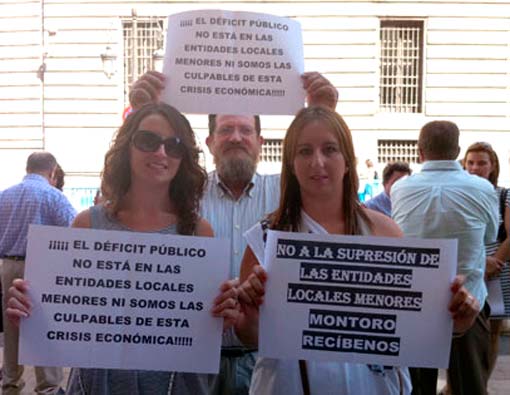 Ana Belén (izda) el pasado 30 de julio en la puerta de del Ministerio de Hacienda y AA PP, ( (Madrid) Ana Belén (izda) el pasado 30 de julio en la puerta de del Ministerio de Hacienda y AA PP, ( (Madrid)