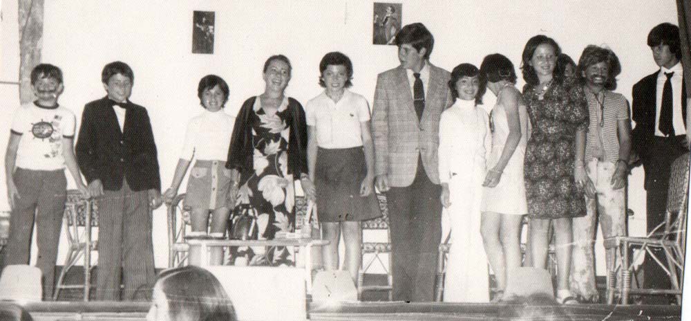  Representación teatral en las escuelas del Callejón, titulada 'La educación de los padres' / AMPLIAR 