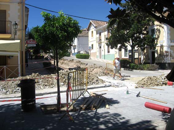  Los accesos a la plaza están sufriendo las obras de reforma del edificio 