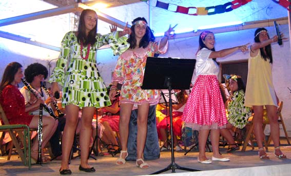 El Grupo Abba, con nuestro Abba Gold, en las voces de María del Mar Ruiz Arrabal, Noemí López Moya, María Cantano Castillo y Celia María López Medina El Grupo Abba, con nuestro Abba Gold, en las voces de María del Mar Ruiz Arrabal, Noemí López Moya, María Cantano Castillo y Celia María López Medina