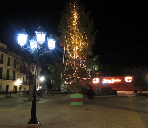  Vista noctura del paseo como lucirá en la Nochevieja 