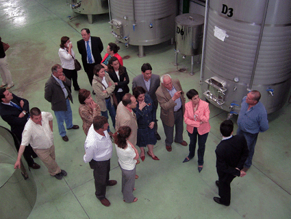 Visita a la bodega de la Consejera de Gobernación