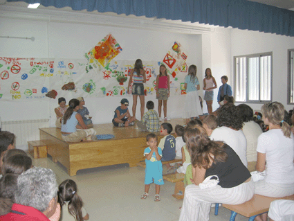 Representación en la clausura de los campamentos