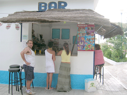 Bar cafetería de la piscina municipal