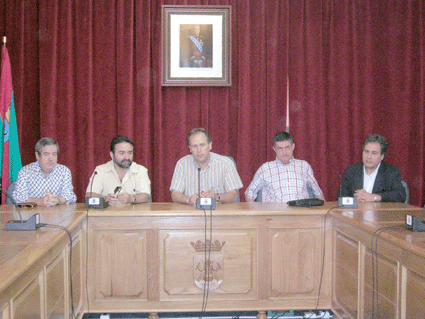 En un momento del acto oficial En un momento del acto oficial