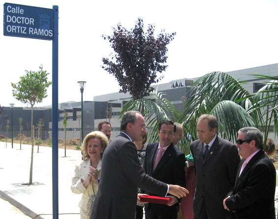  Felicitaciones al alcalde de Alhama y al presidente del Patronato de Estudios Alhameños 